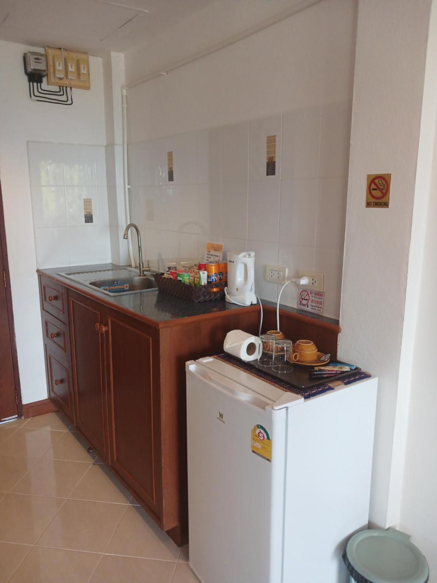 Patong Aksarai Hotel מראה חיצוני תמונה